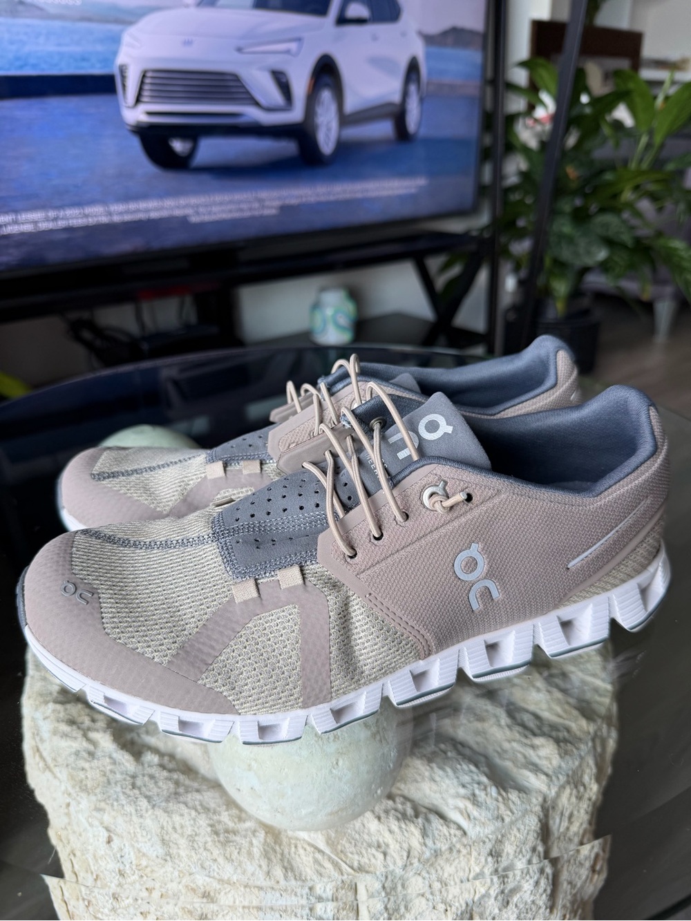 On Running The Cloud Men’s Beige Running Shoes Size 8.5